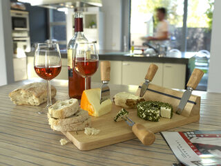 Wooden cheeseboard 2. picture